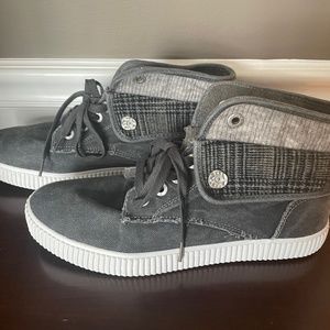 New in Box - Blowfish Malibu Crawberry Grey Smoked Shoes Size 11